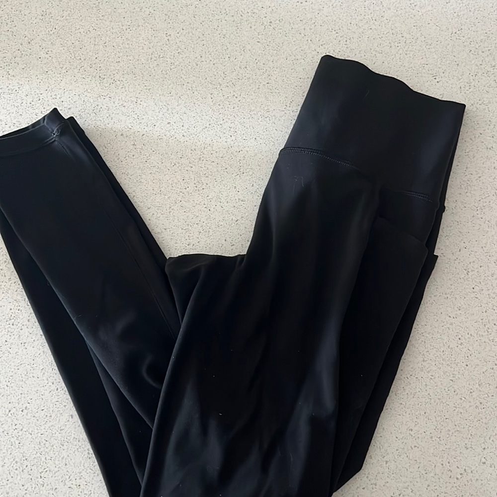 Athleta Salutation 7/8 stash pocket legging